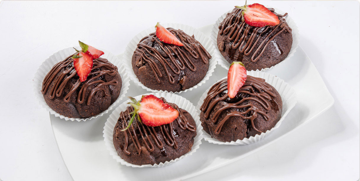 ШОКОЛАДНІ МАФІНИ З ВИШНЕВО-ЛІКЕРНИМ СИРОПОМ